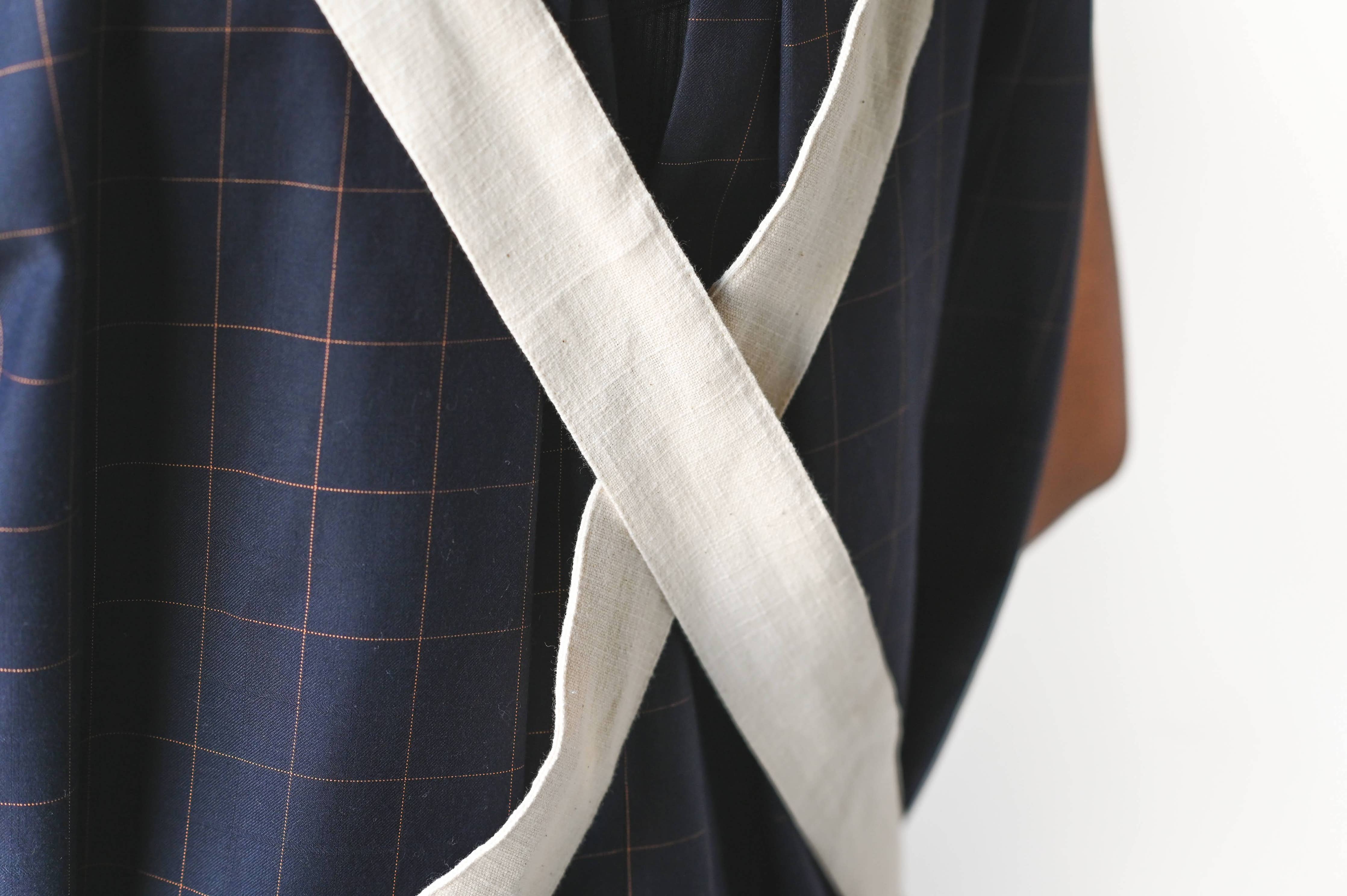 crisscross apron detail
